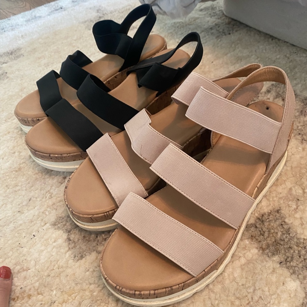 NWOT BLACK platform sandals